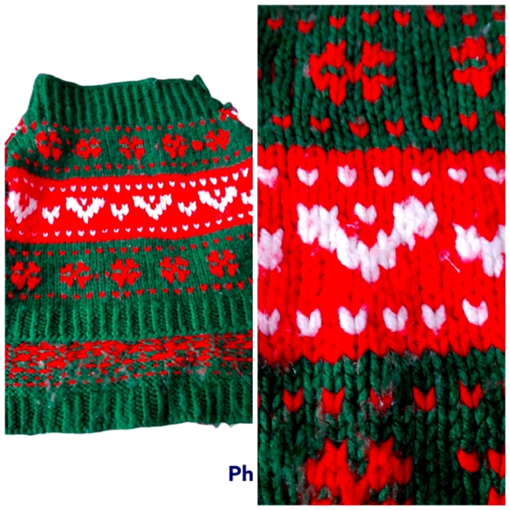 size Large knit  Red green white Holiday Christmas Dog sweater pet clothes